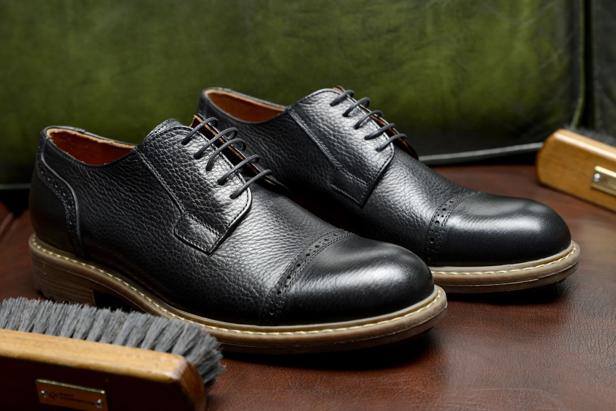 FOOT FEDERATION DERBY CAP-TOE MENS SHOE BLACK