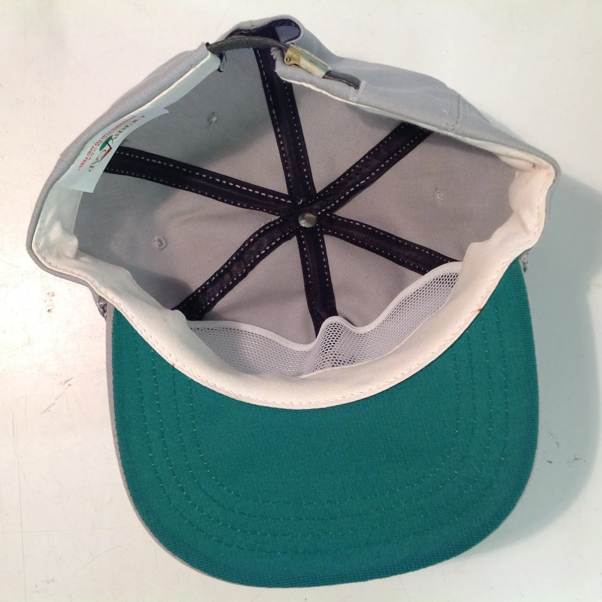 Vintage Derby Cap Raccoon Run Golf Club Myrtle Beach South Carolina Tournament Souvenir Tan Gray Baseball Cap