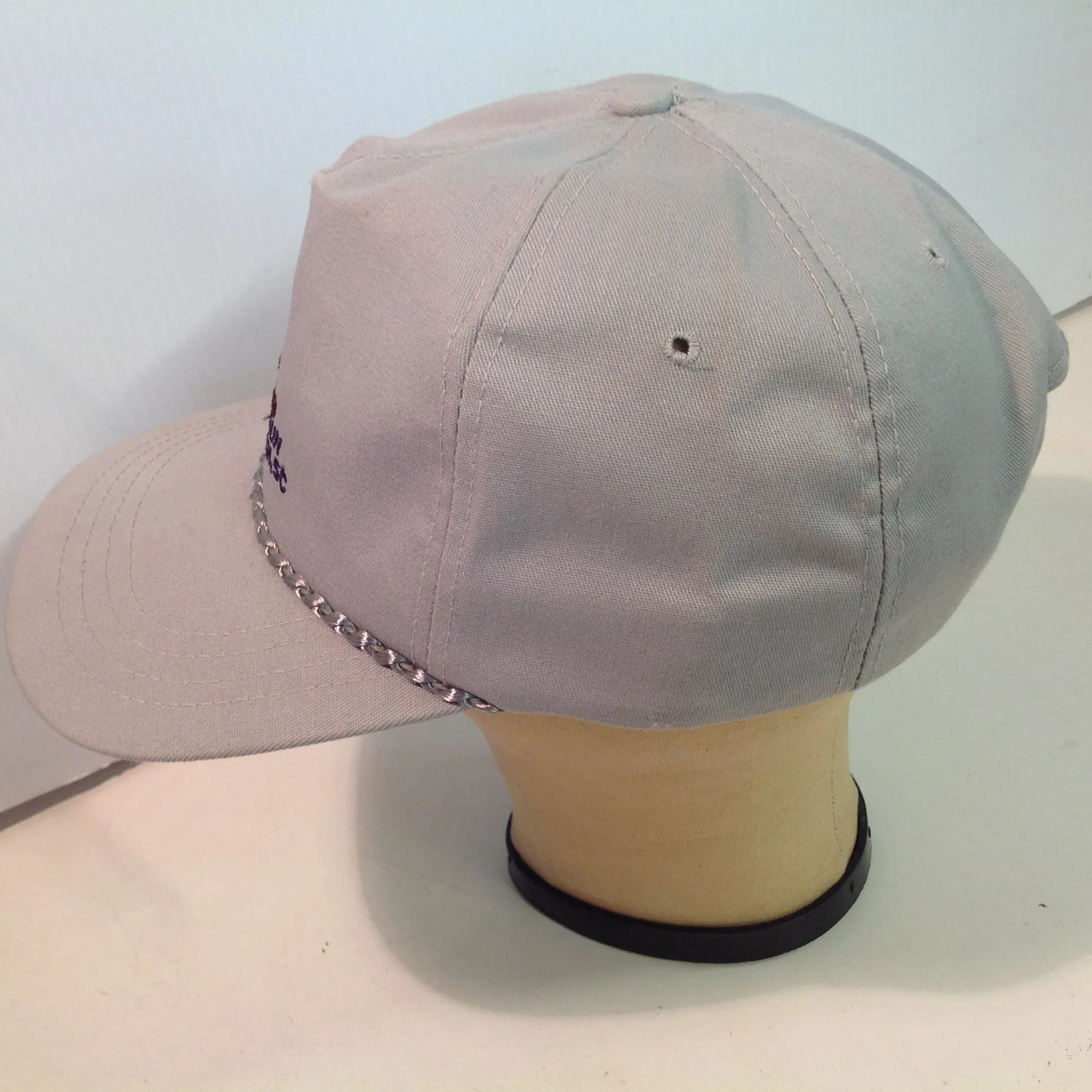 Vintage Derby Cap Raccoon Run Golf Club Myrtle Beach South Carolina Tournament Souvenir Tan Gray Baseball Cap